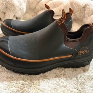 BOGS Waterproof Slip-On Garden / Rain Shoes – Black & Brown – Size US 11